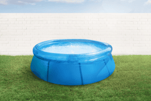 בריכות מתנפחות - כל היתרונות והחסרונות של בריכה מתנפחת מול בריכת פיברגלאס